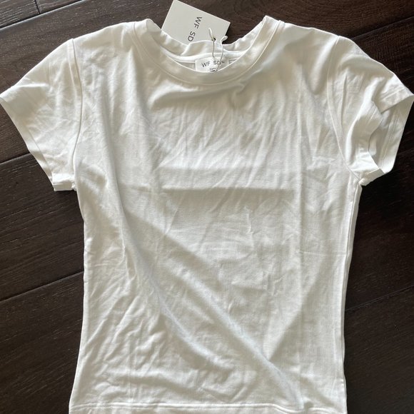 Sarahs Day x White Fox Boutique Hilton Baby Tee Size Small - Picture 4 of 4